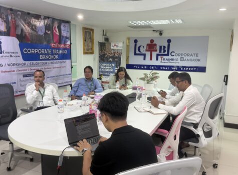 Participants at Delegation, Accountability & Productivity for Managers training in Bangkok with CTB Thailand