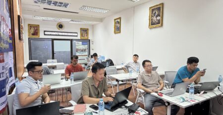 Participants at Selling Skills for Customer-Facing Staff training in Bangkok with CTB Thailand